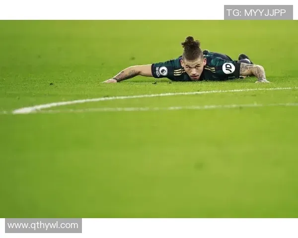 哀悼，一巴西18岁小将在家中因弟弟清理步枪时走火中弹身亡