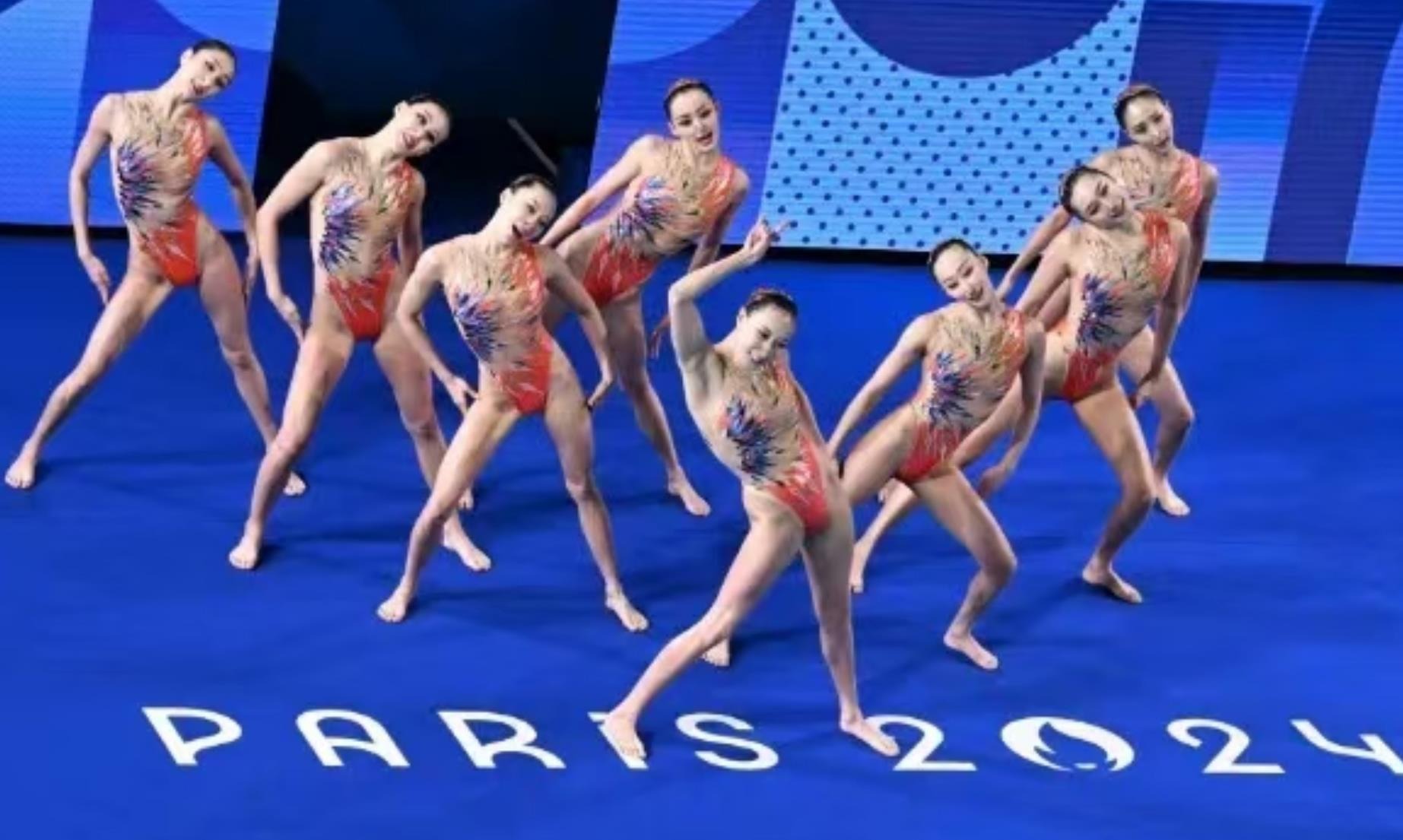 球迷：这人能飞吧？